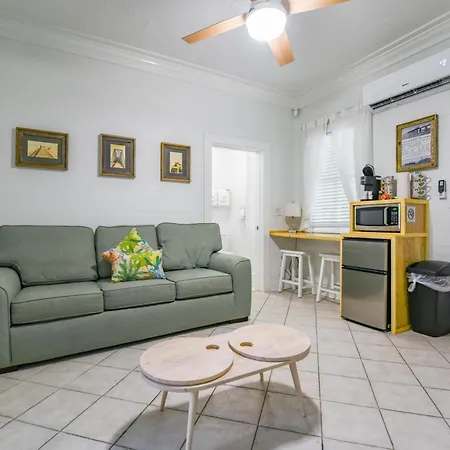 Atocha Cottage - Harbor Walk Hideaways